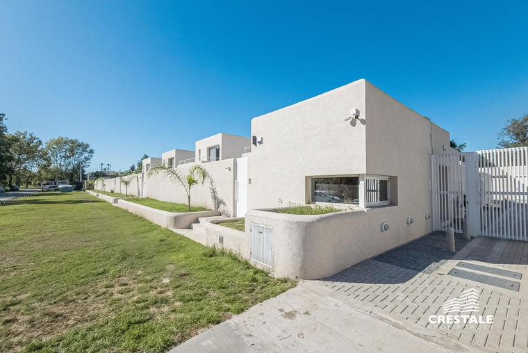 Casa en venta, Fisherton - Azcuénaga 8600