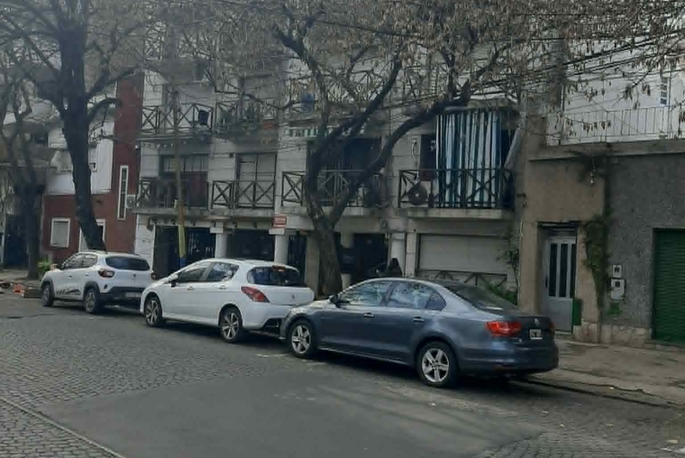 MONOAMBENTE DIVISIBLE A METROS DEL RÍO ( ENTRE RIVADAVIA Y GUEMES)