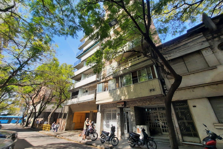Venta 1 Dormitorio Interno con balcón Cocina separada Barrio Martin