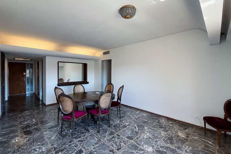 Departamento semipiso de 2 dormitorios de oportunidad en el Centro