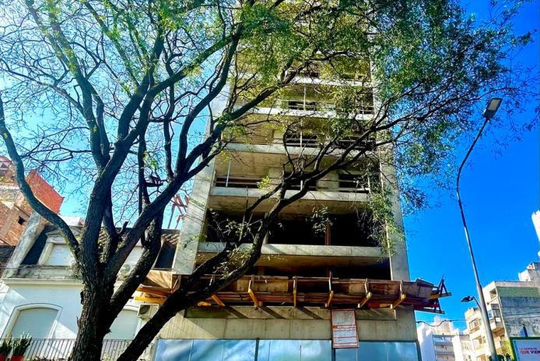 DEPARTAMENTO PREMIUM DE TRES DORMITORIOS VENTA PARRILLERO Y PISCINA CENTRO ROSARIO