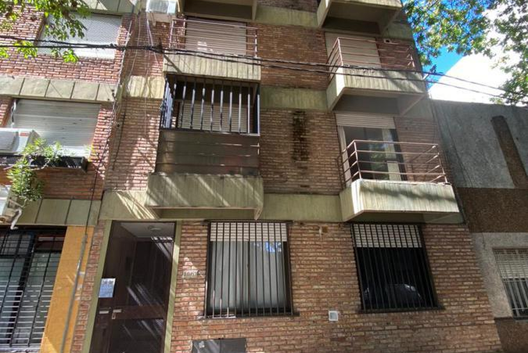 Ayacucho 1900. Zona Ciudad Universitaria / Conicet. Balcón. Kitchenette. Placard. 28 m2.