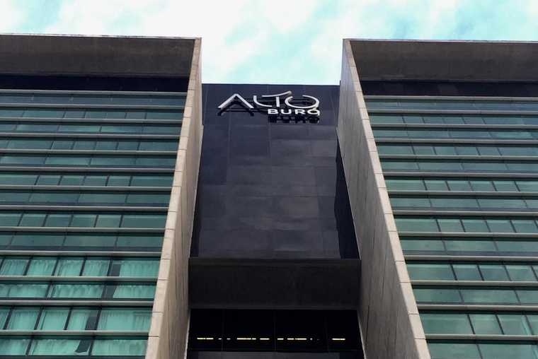 ALTO BURO. Módulo de 40 m2. Totales. Externa. Baño. Kitchenette.