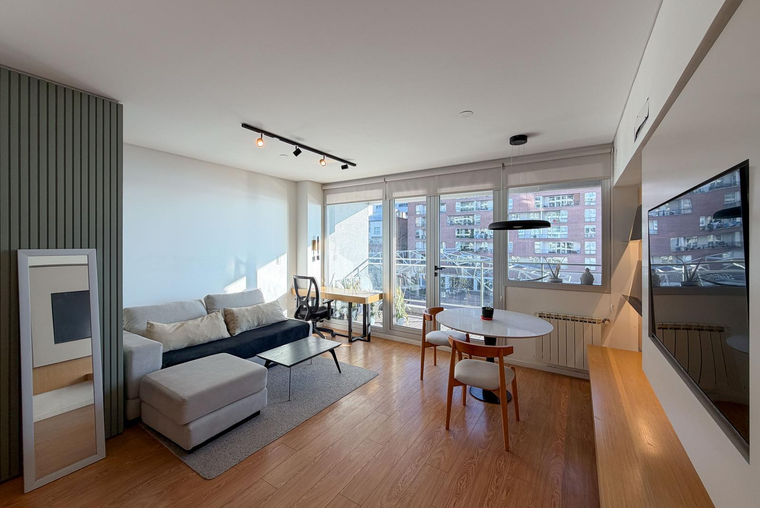 Departamento de 1 dormitorio amoblado con vista al río y cochera opcional