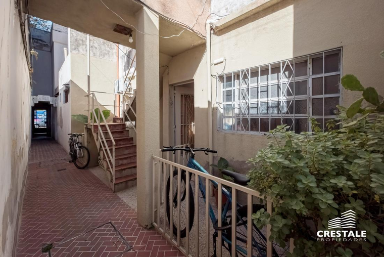 Departamento de pasillo en venta, Roca 1900