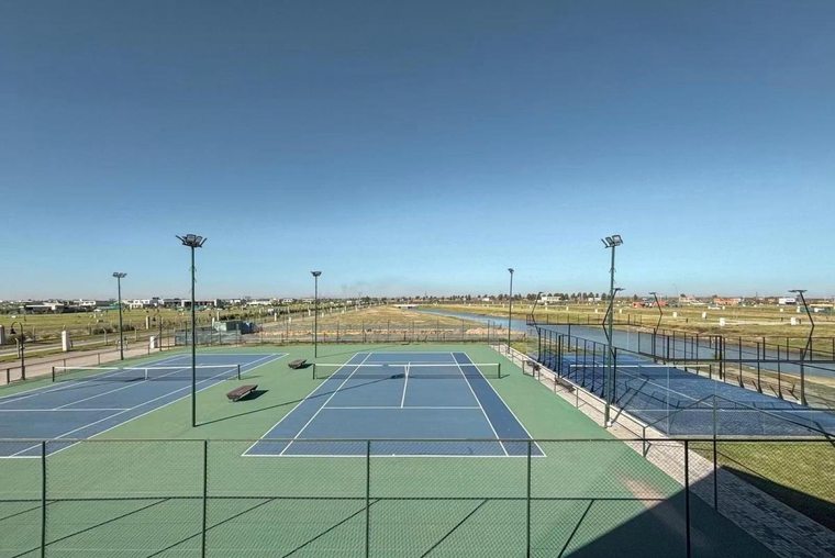 TERRENO DE 702M2 VENTA VISTA AL LAGO BARRO CERRADO FUNES