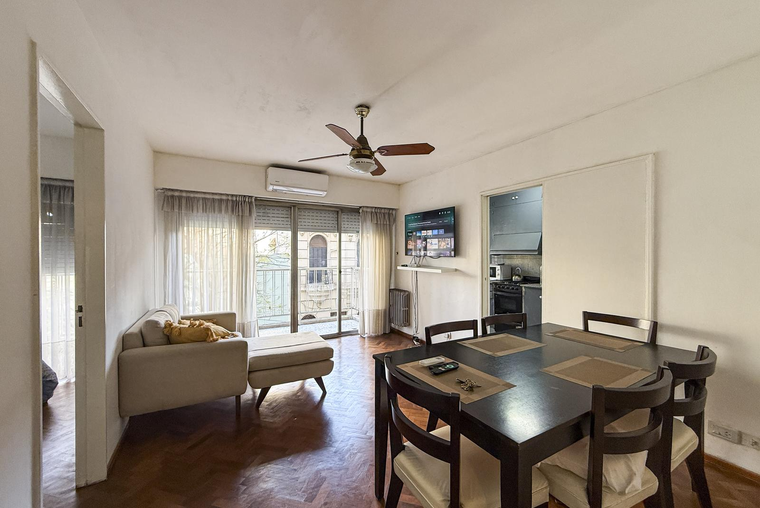 Departamento de 1 dormitorio con cocina separada en el centro