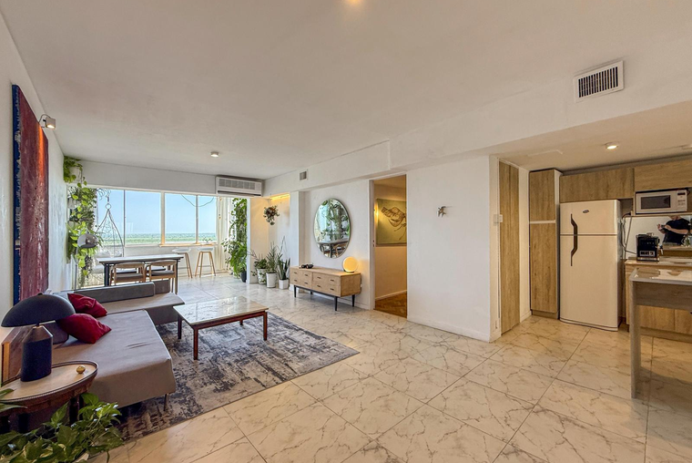 Departamento de 3 dormitorios con vista al río y cochera en zona río