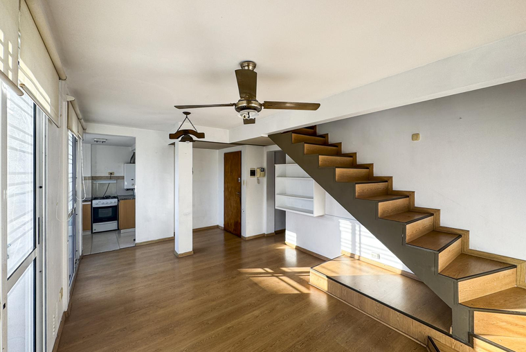 Departamento Duplex de 2 dormitorios con balcón terraza