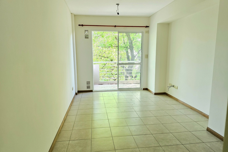 ATENCION MODERNO. Balcón. Living comedor. Cocina. Lavadero independiente. Pasco - Corrientes.