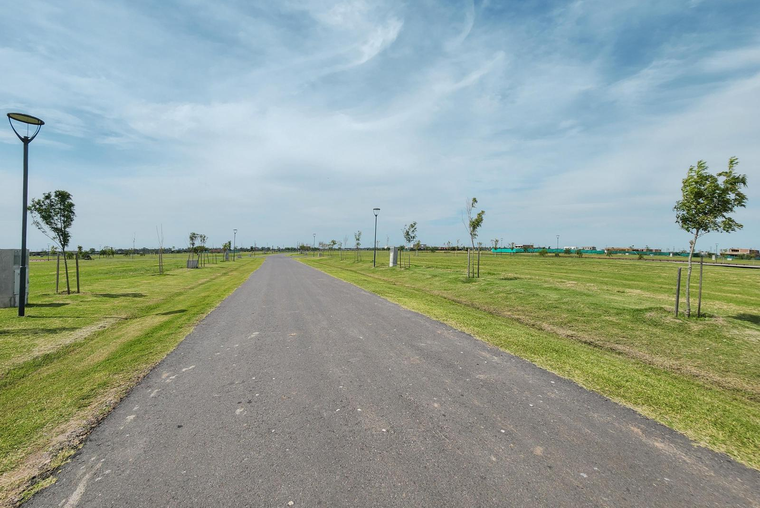 Terreno con fondo reservorio y perfecta ubicación