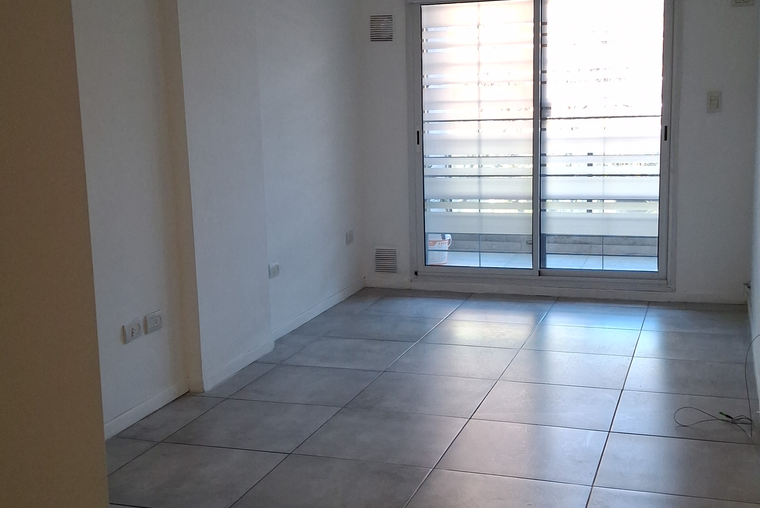 San Luis y Rodriguez - ALQUILER - Departamento con cochera