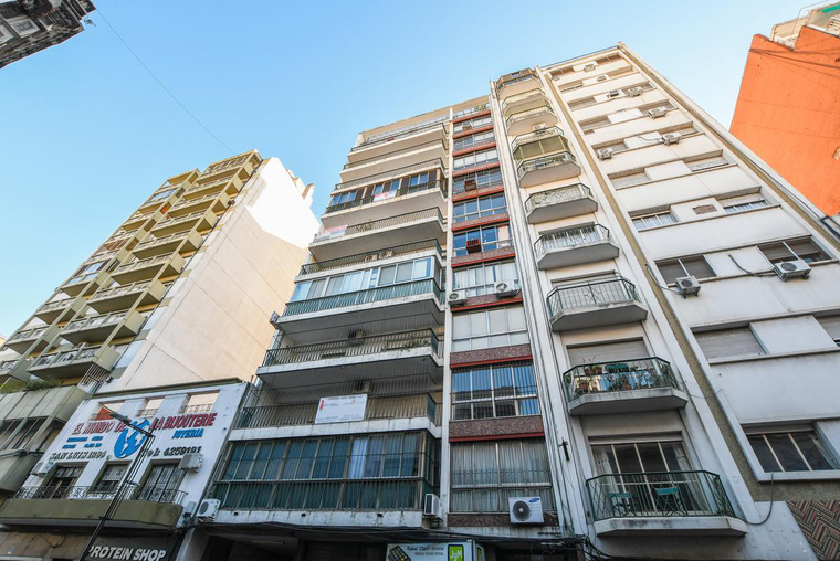 Departamento de 3 dormitorios en venta con cochera y terraza microcentro Rosario