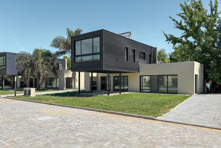 Casa de 2 dormitorios a estrenar en complejo de casas en Funes