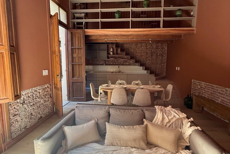 CASA DE PASILLO CON 3 DORMITORIOS VENTA PILETA EXCLUSIVA LOURDES ROSARIO
