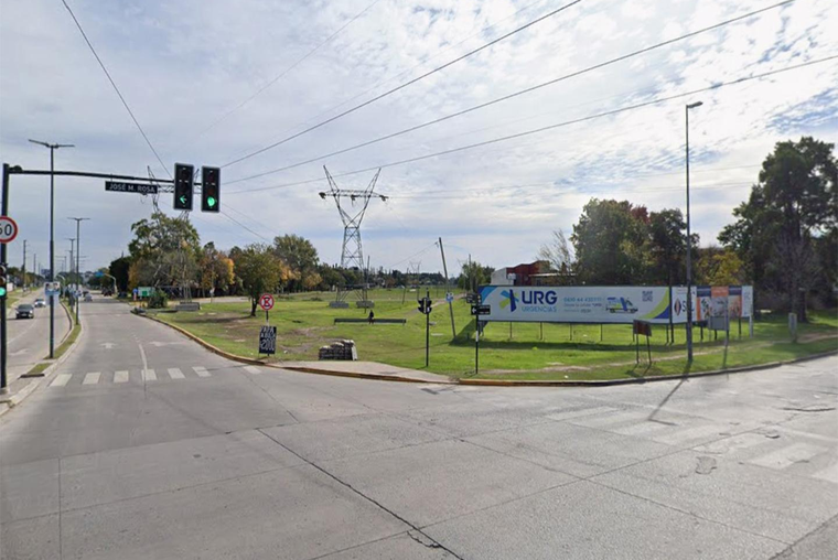 Terreno comercial esquina en Av. Circunvalación y Av. Newbery