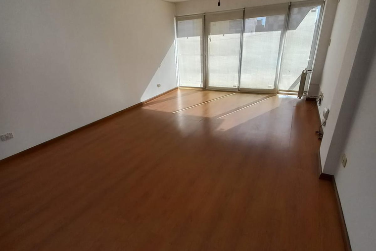 Dorrego 1400 - 8º Piso. Living. Balcón corrido. Externo. Dormitorio en suite.