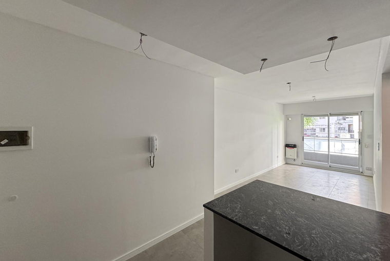 Departamento de 2 dormitorios al frente a estrenar en zona río