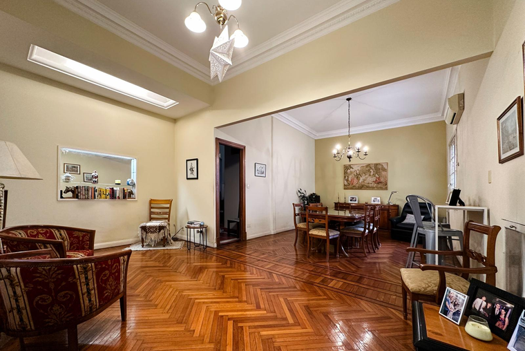 Departamento de 4 dormitorios con 210m2 en Edificio Odeon
