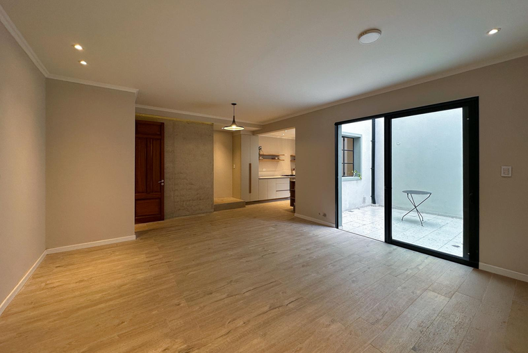 Casa de pasillo de 3 dormitorios a estrenar con patio y terraza