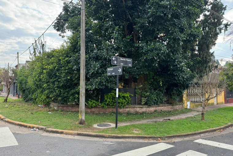 MARTIN FIERRO 172  - TERRENO DE ESQUINA - EXCELENTE UBICACIÓN -