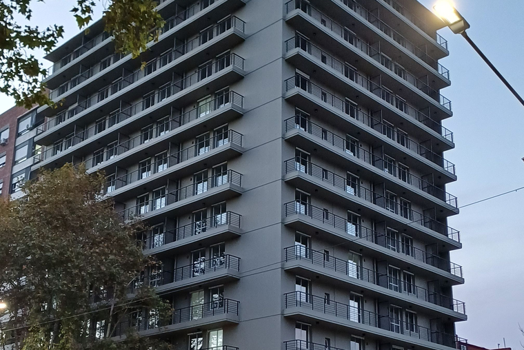 Dueño a estrenar con amenities 27 de Febrero y Bs As