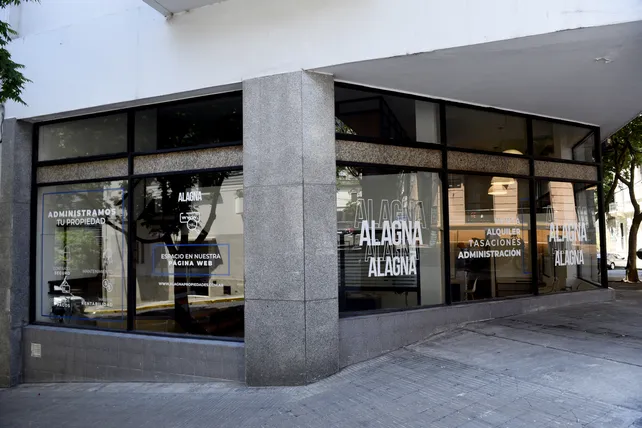 La esquina de San Lorenzo y Laprida donde funciona Alagna desde el año 1999.