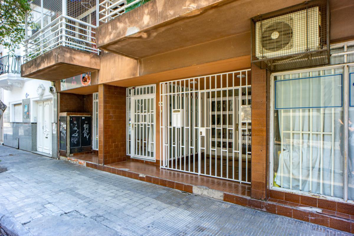 RETASADO. Oportunidad. Externo. Balcón. Living comedor. Cocina comedor. España - 3 de Febrero.